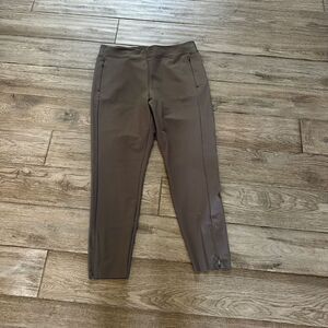 Athleta mushroom 16 Flat front Ankle Straight Leg Trousers